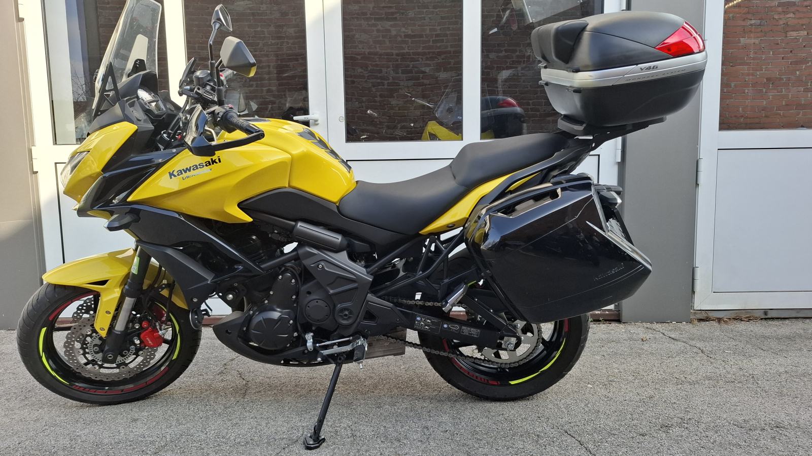 Kawasaki Versys 650 ABS, 18.415.km, puno opreme, odlično stanje, 2015 god.