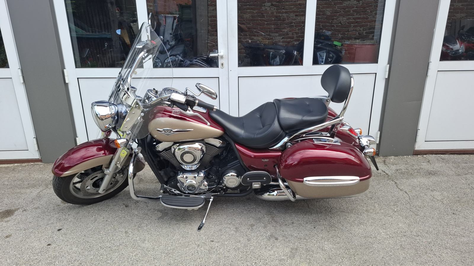 Kawasaki VN 1700 Classic Tourer, 8.673 km, kao nov, 2009 godište