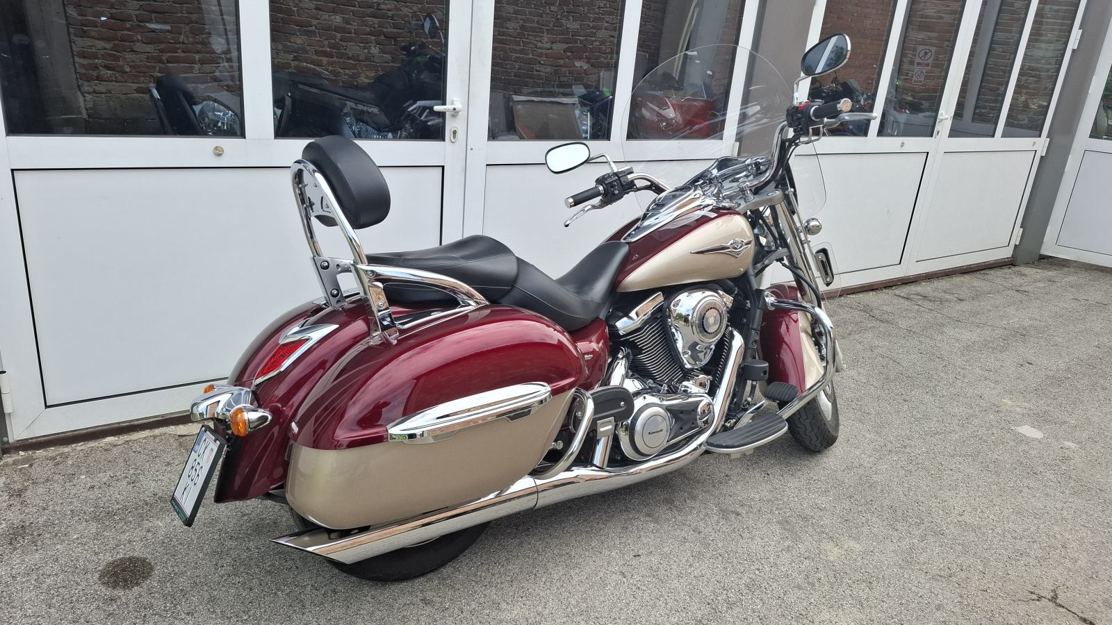 Kawasaki VN 1700 Classic Tourer, 8.673 km, kao nov, 2009 godište