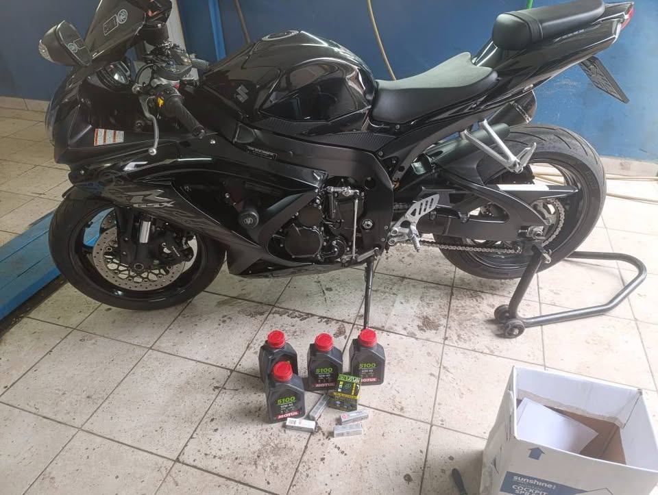 Suzuki GSXR 750 k8