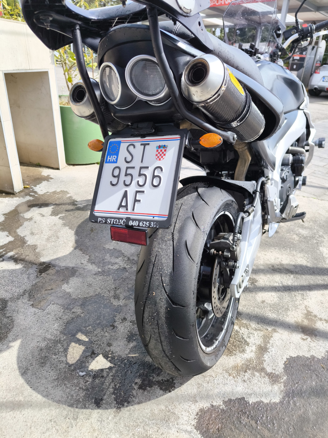 Suzuki GSR 600, hitno