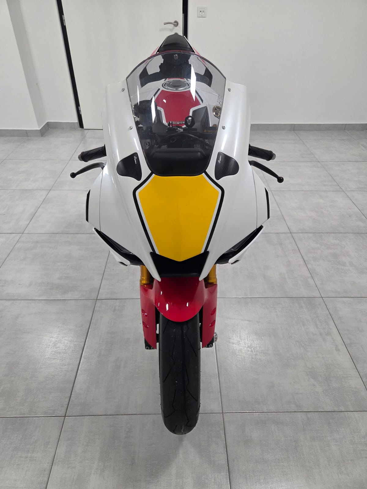 Yamaha YZF R1