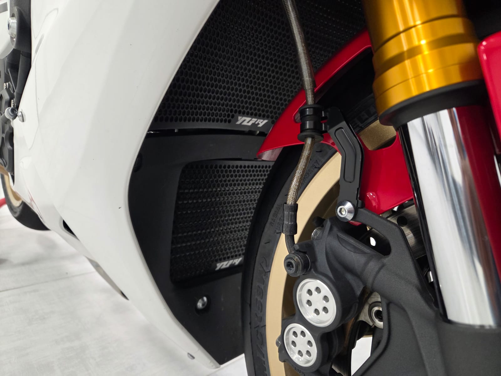 Yamaha YZF R1