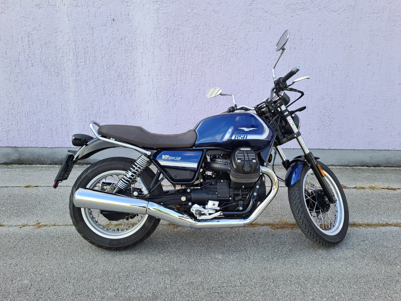 Moto Guzzi V7 Special 853 cm3 ABS, 2022 god.