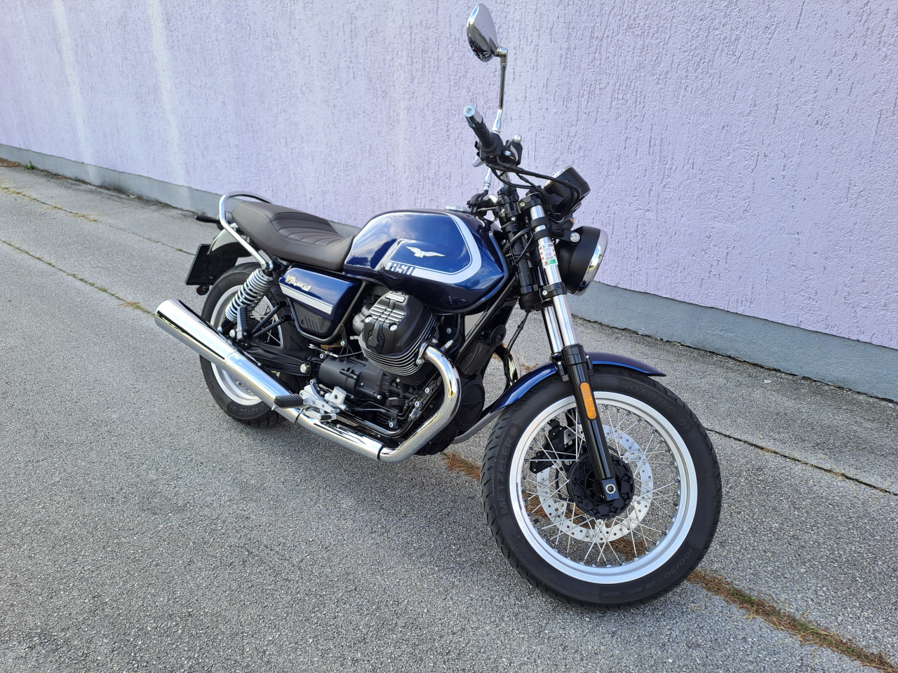Moto Guzzi V7 Special 853 cm3 ABS, 2022 god.