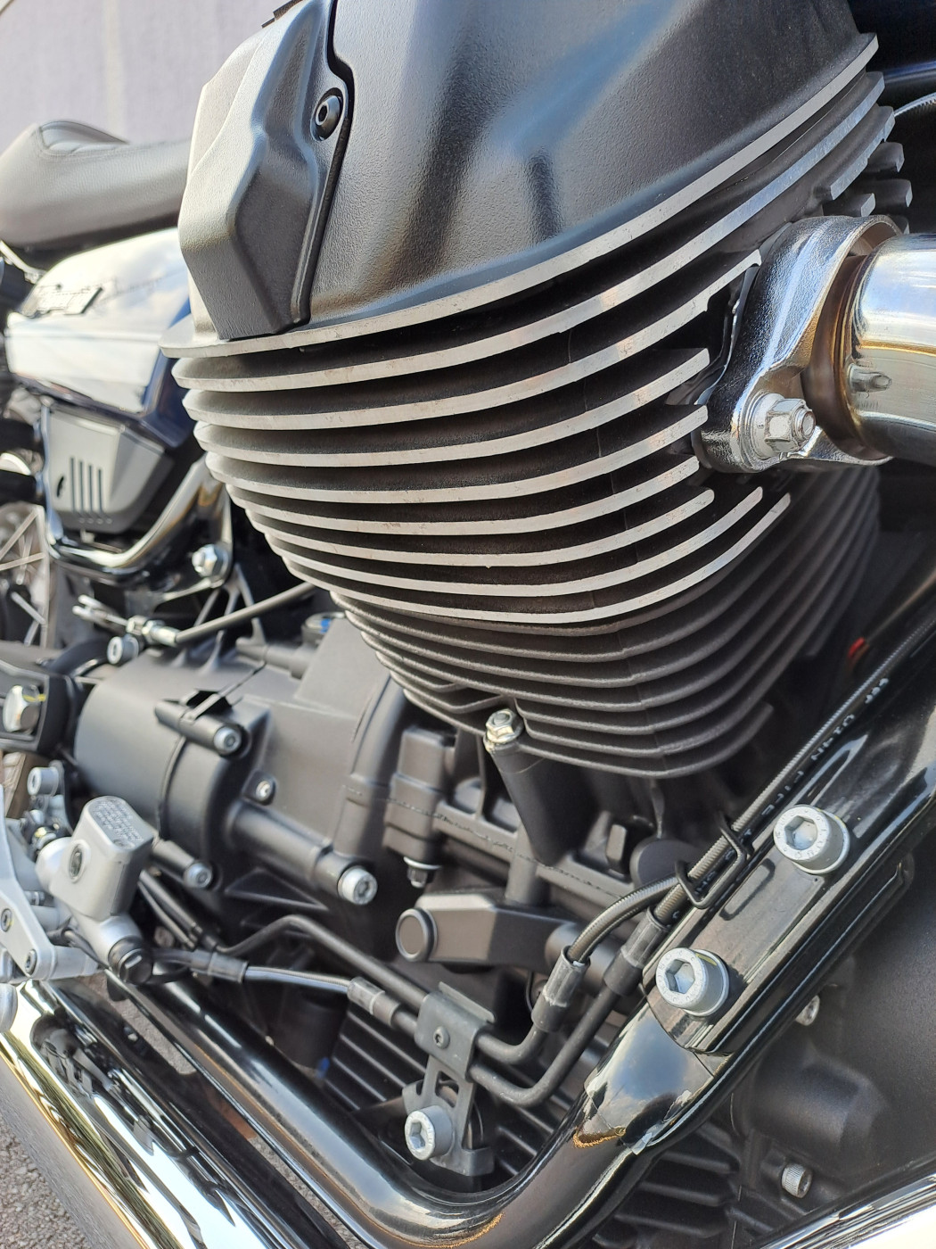 Moto Guzzi V7 Special 853 cm3 ABS, 2022 god.
