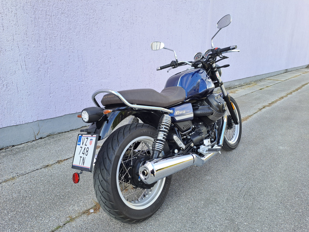 Moto Guzzi V7 Special 853 cm3 ABS, 2022 god.