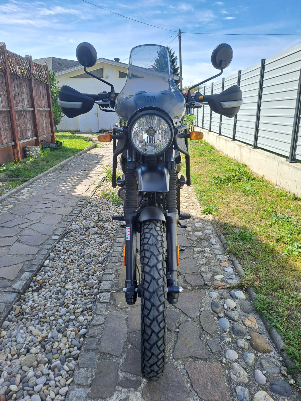 Royal Enfield Himalayan 411 2022. god., REG. 04/2027.