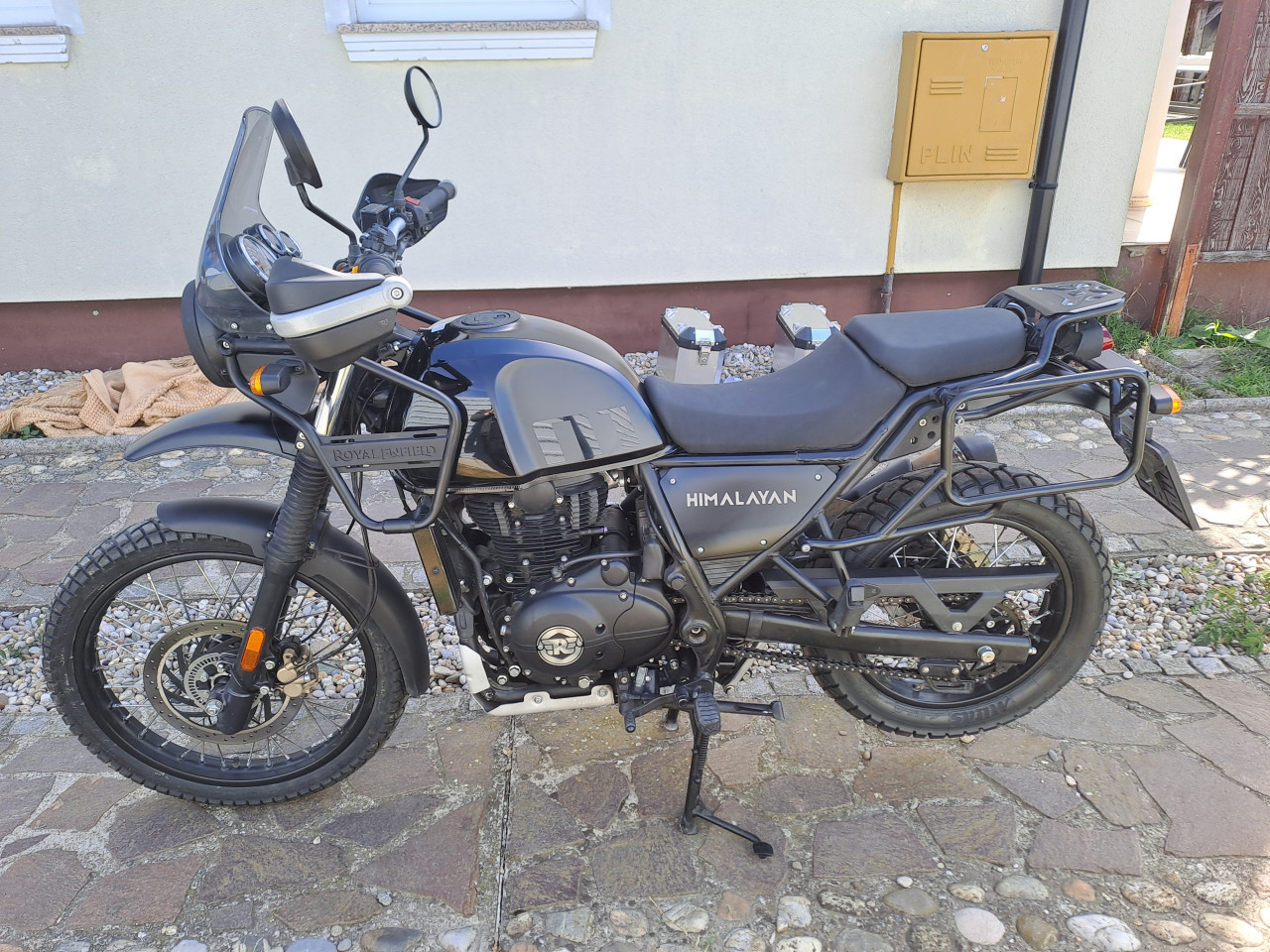 Royal Enfield Himalayan 411 2022. god., REG. 04/2027.