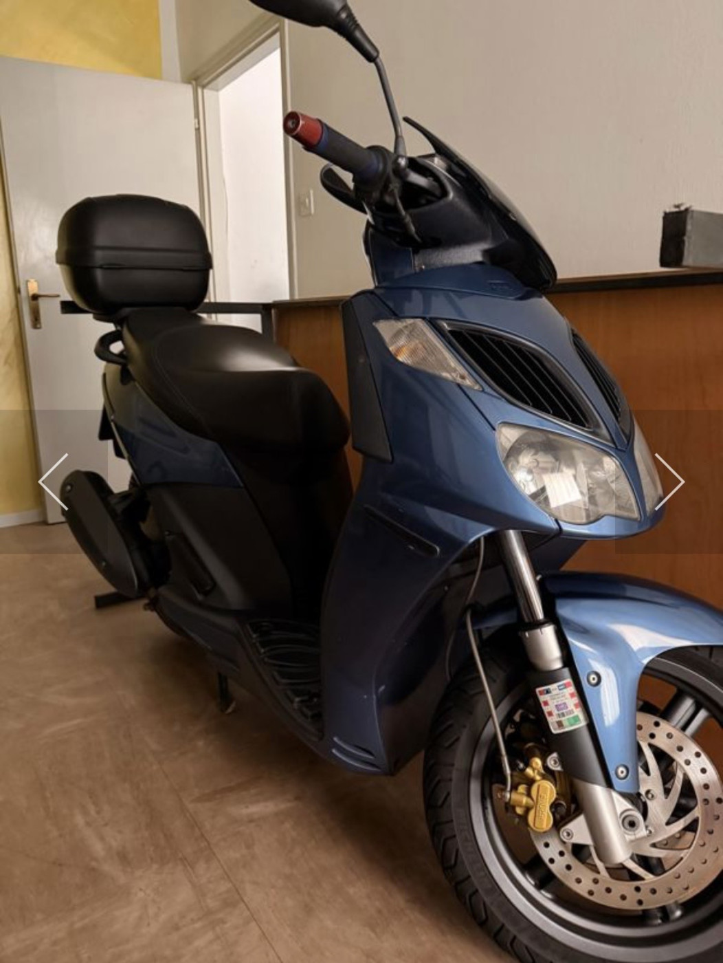 Prodajem Apriliu Sportcity 244cm3