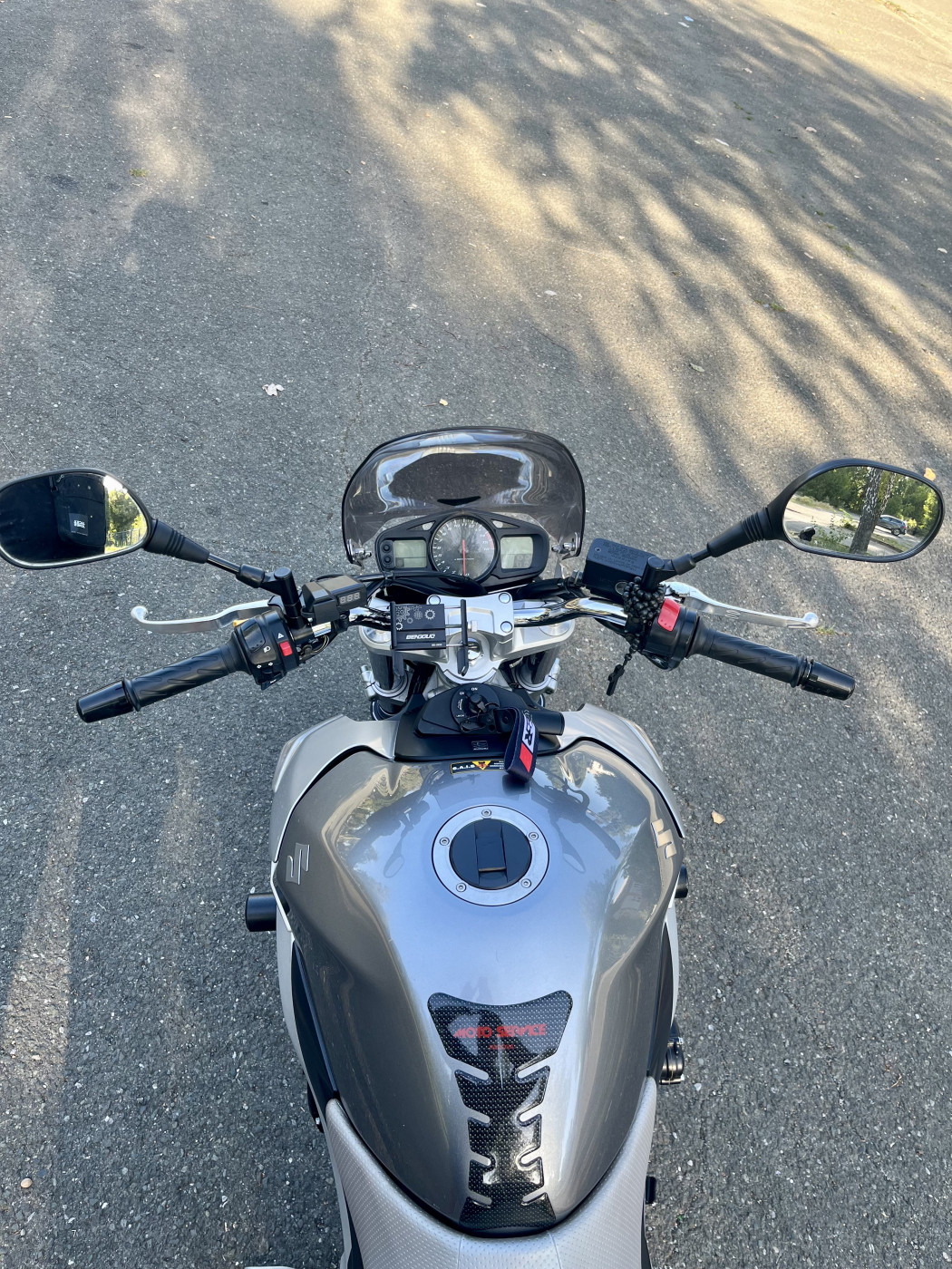 Suzuki GSR 600