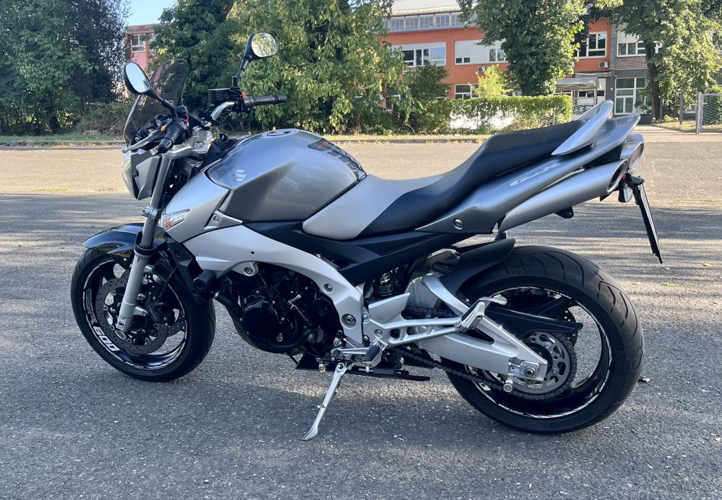 Suzuki GSR 600