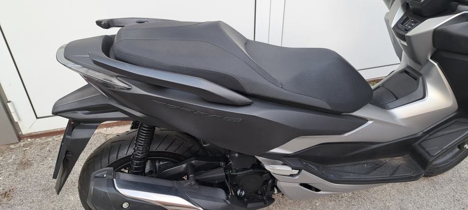 Honda FORZA 300, 14.323 km, garancija, 2020 god.