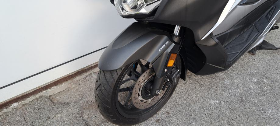 Honda FORZA 300, 14.323 km, garancija, 2020 god.