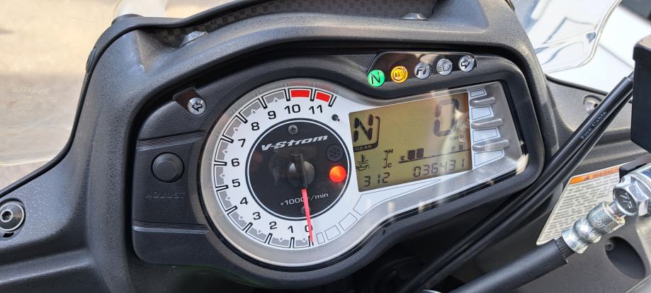 Suzuki DL650 V-strom ABS, 35kw A2, napravljen veliki servis, 2014. god.