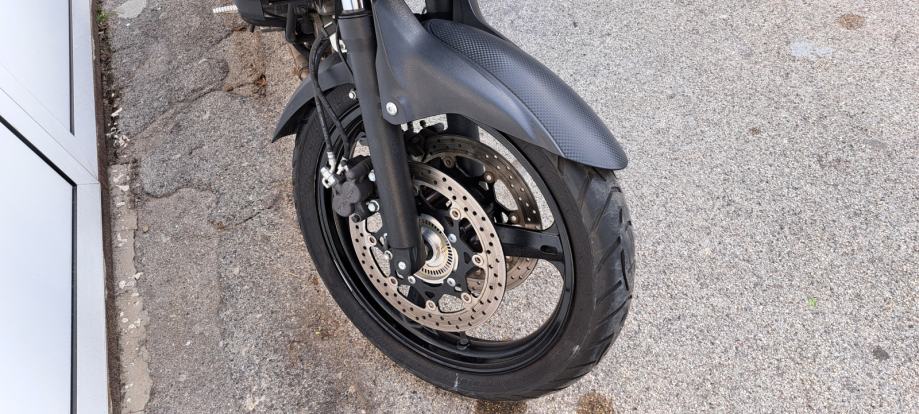 Suzuki DL650 V-strom ABS, 35kw A2, napravljen veliki servis, 2014. god.