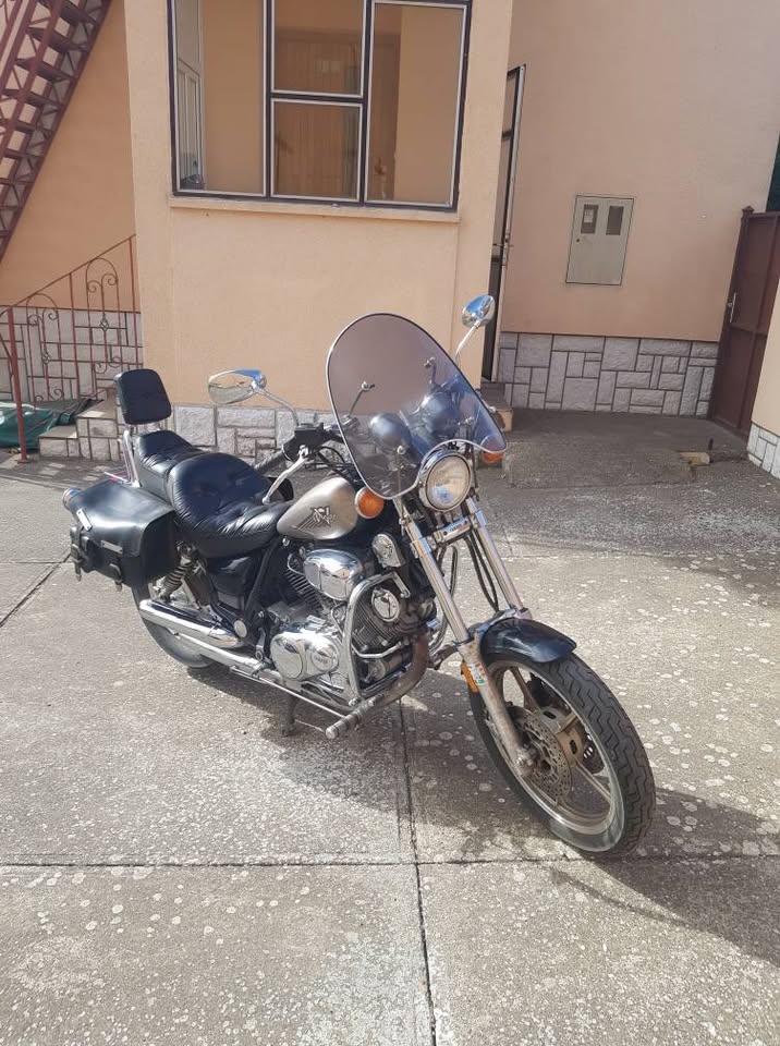 Yamaha XV750 Virago