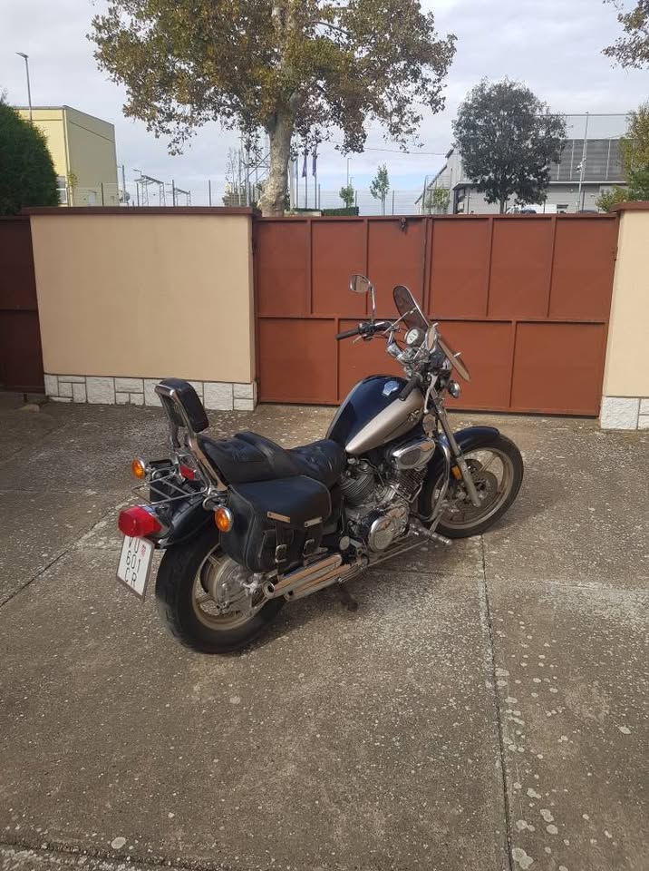 Yamaha XV750 Virago