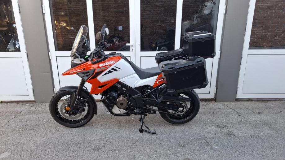 Suzuki DL 1050 XT, 12.318.km, full oprema, garancija, 2022. god.
