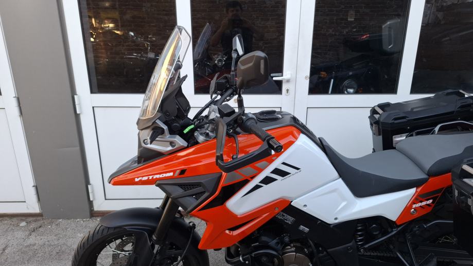 Suzuki DL 1050 XT, 12.318.km, full oprema, garancija, 2022. god.