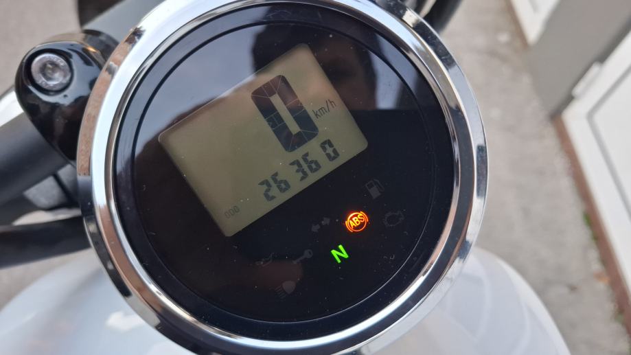 Yamaha XV 950 Bolt s ABS-om, 26.360 km, odlično očuvan, 2014 god.